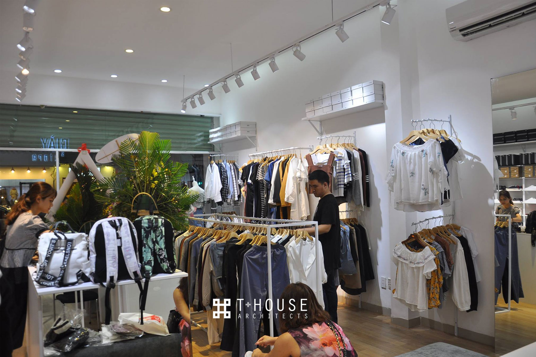 SHOP THỜI TRANG 46-THIẾT KẾ VÀ THI CÔNG THỰC TẾ